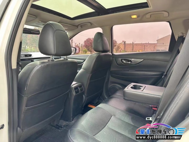 16年日产奇骏轿车抵押车出售