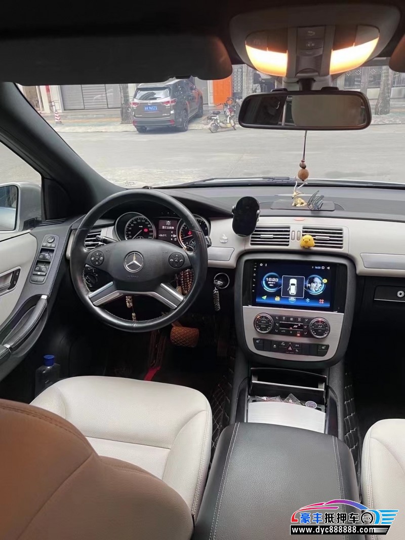 14年奔驰R轿车抵押车出售