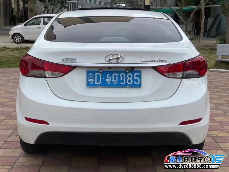 14年现代朗动轿车抵押车出售