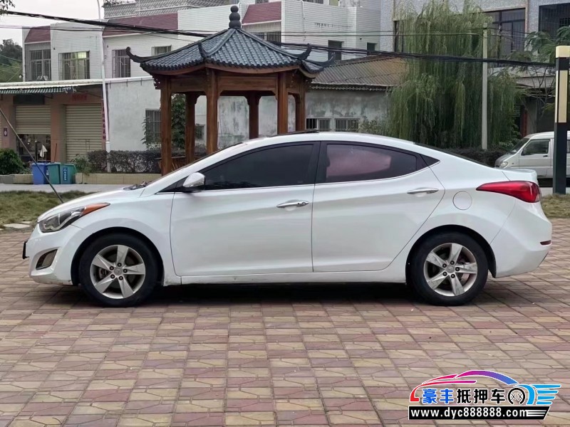 14年现代朗动轿车抵押车出售