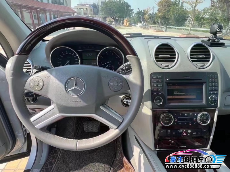 10年奔驰MLSUV抵押车出售