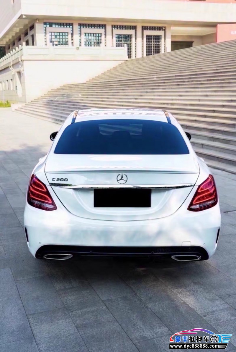 18年奔驰C级轿车抵押车出售