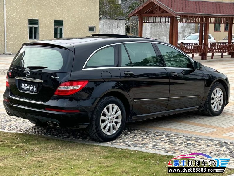 15年奔驰R级轿车抵押车出售