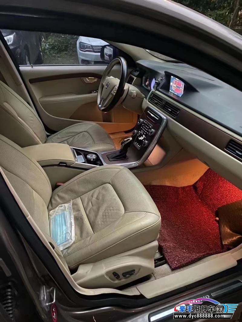 15年沃尔沃S80轿车抵押车出售