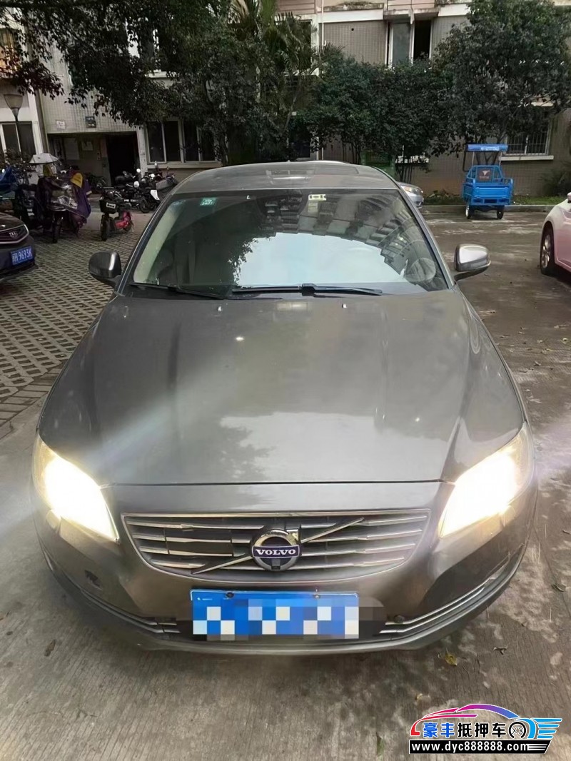 15年沃尔沃S80轿车抵押车出售