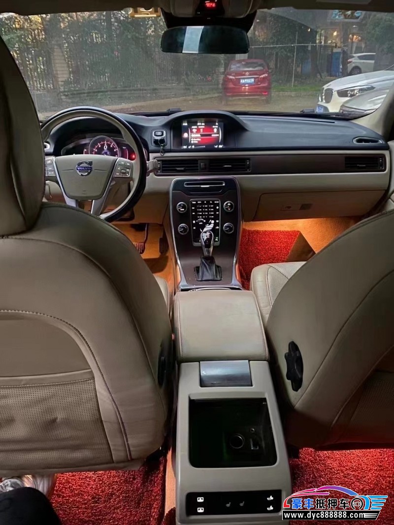 15年沃尔沃S80轿车抵押车出售