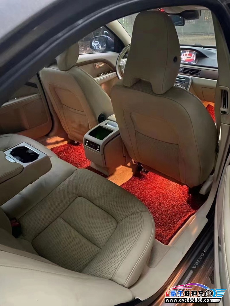 15年沃尔沃S80轿车抵押车出售