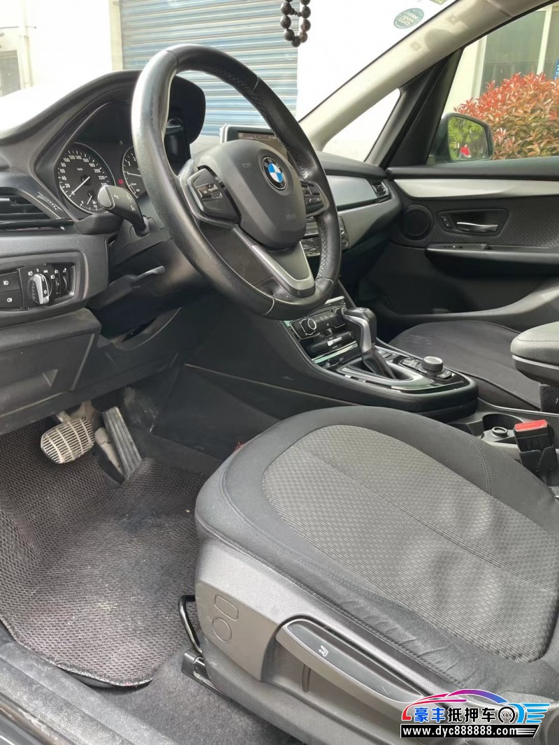 17年宝马2系轿车抵押车出售