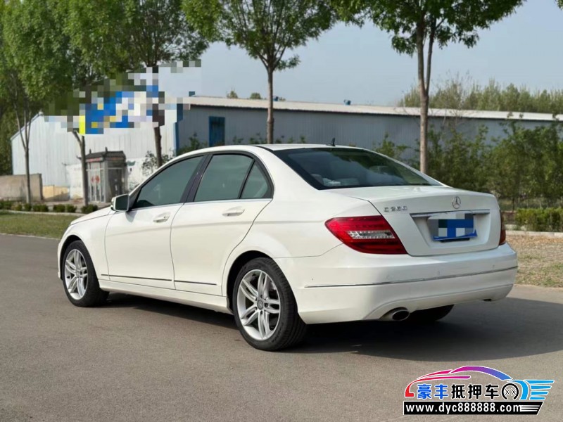 13年奔驰C级轿车抵押车出售