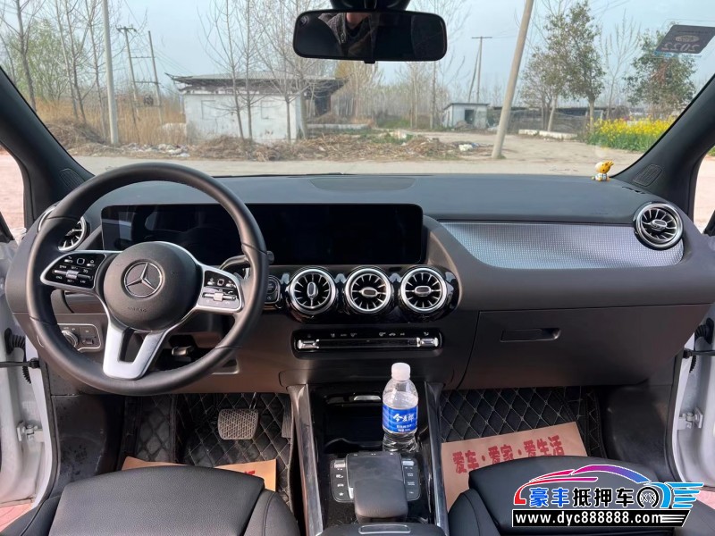 20年奔驰B级轿车抵押车出售