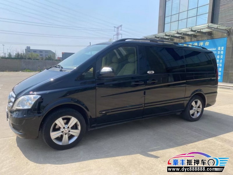 13年奔驰唯雅诺轿车抵押车出售