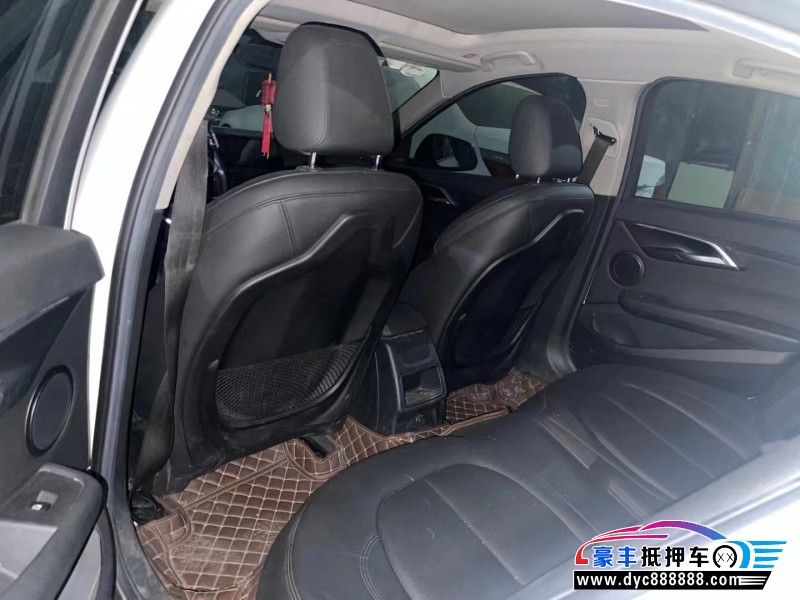 18年宝马1系轿车抵押车出售