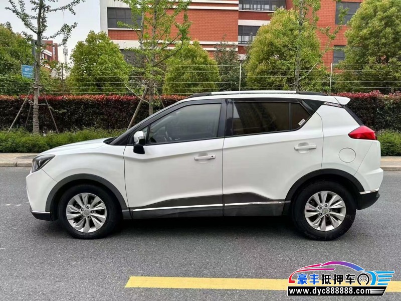 18年海马S5轿车抵押车出售