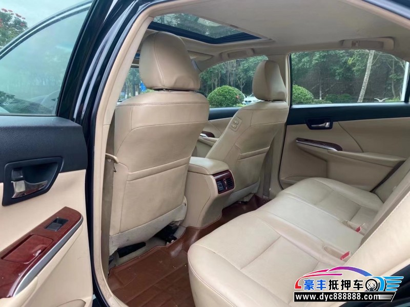 13年丰田凯美瑞轿车抵押车出售