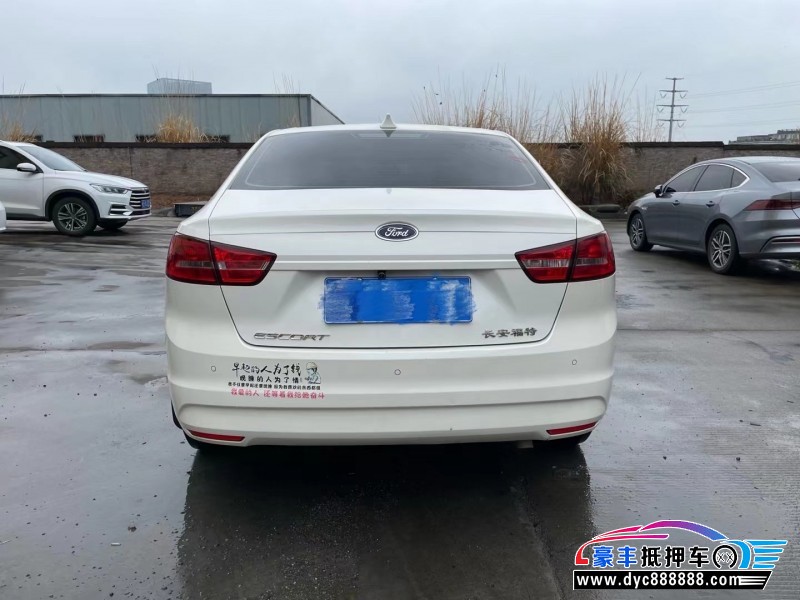 17年福特福睿斯轿车抵押车出售