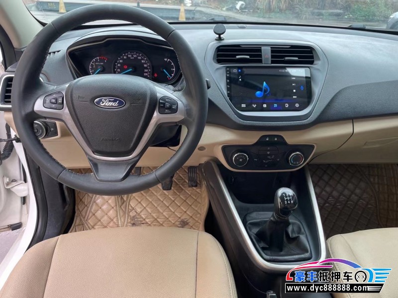 17年福特福睿斯轿车抵押车出售