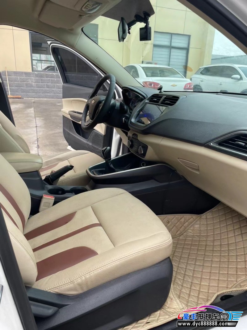 17年福特福睿斯轿车抵押车出售