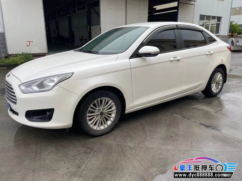 17年福特福睿斯轿车抵押车出售