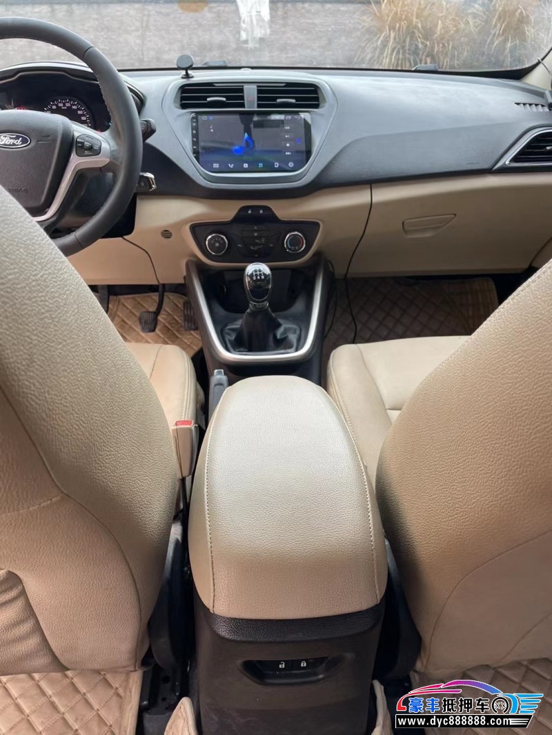 17年福特福睿斯轿车抵押车出售