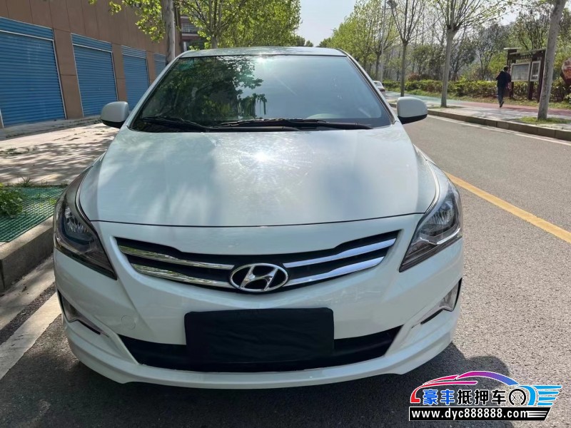 16年现代瑞纳轿车抵押车出售