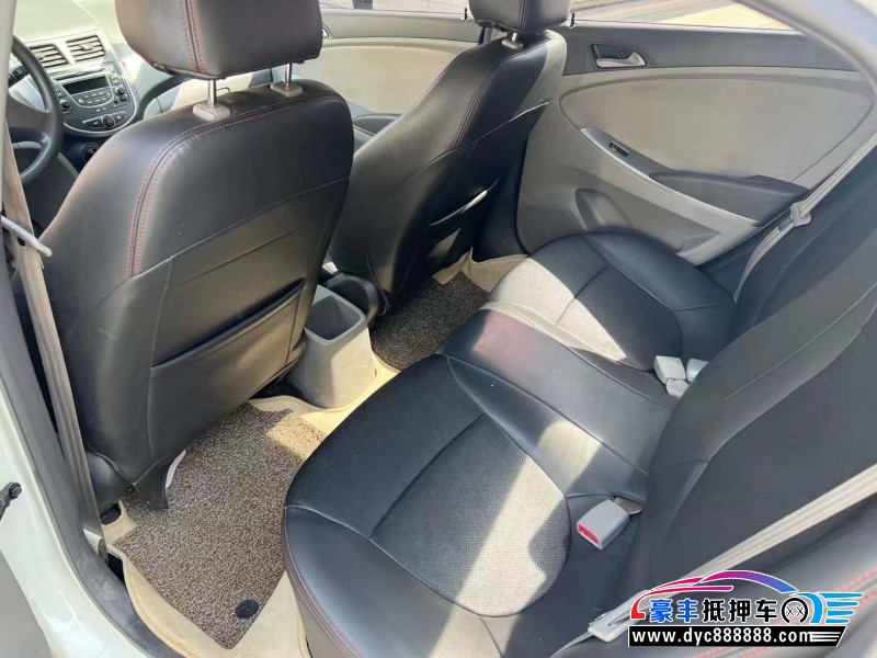 16年现代瑞纳轿车抵押车出售