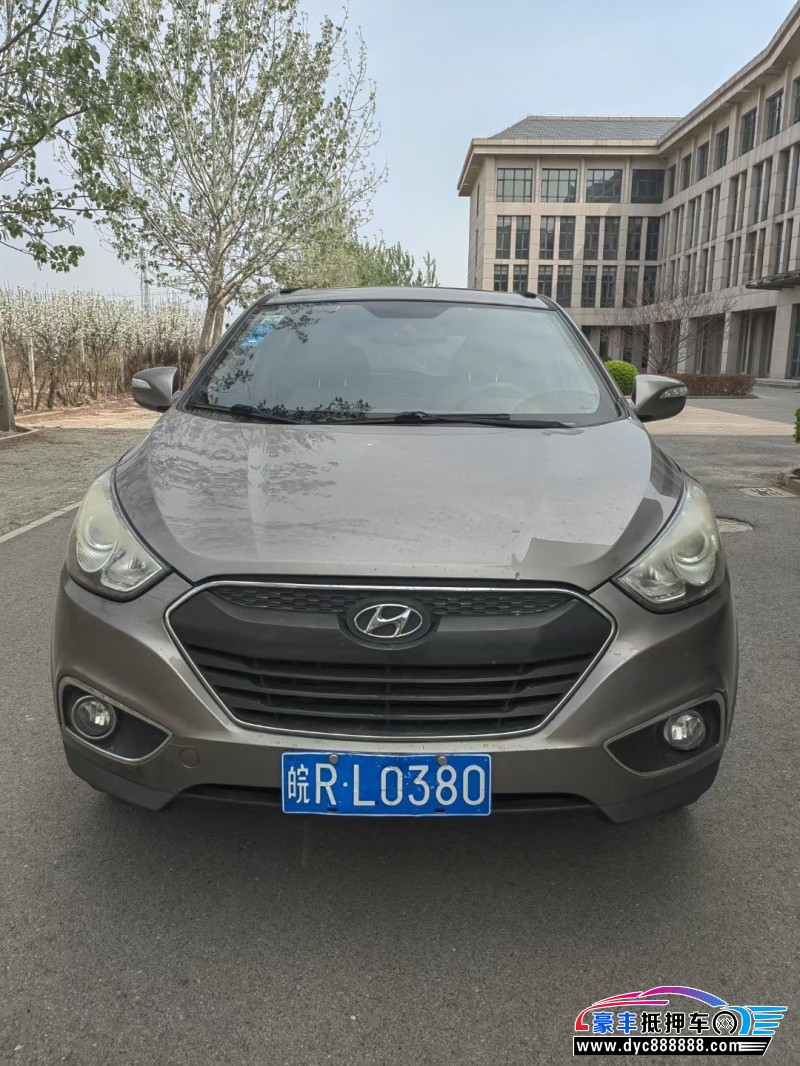 12年现代ix35轿车抵押车出售