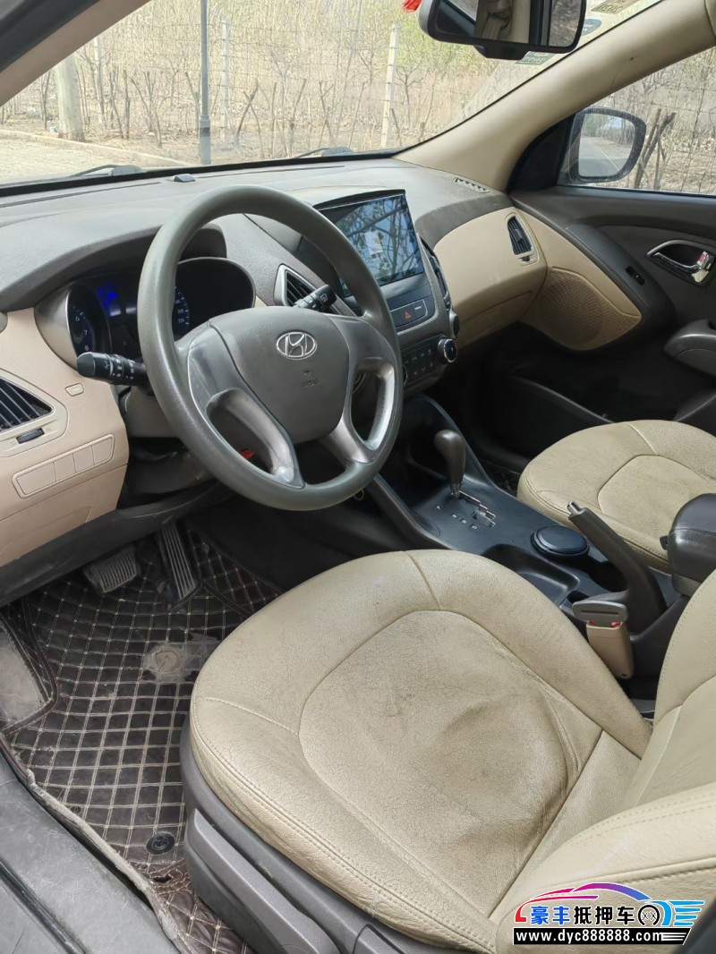 12年现代ix35轿车抵押车出售