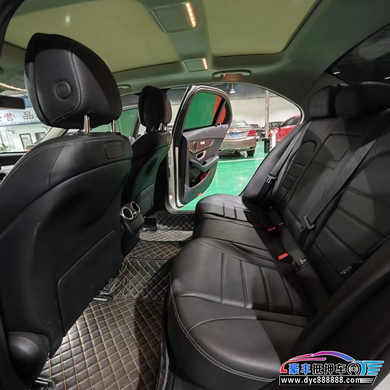 19年奔驰C级轿车抵押车出售