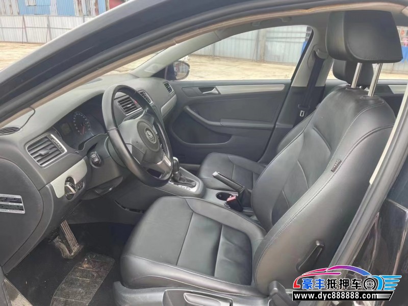 14年大众速腾轿车抵押车出售