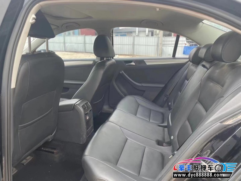 14年大众速腾轿车抵押车出售