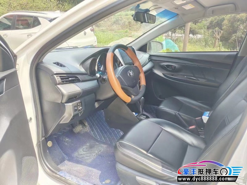 18年丰田致享轿车抵押车出售