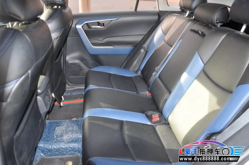 20年丰田RAV4轿车抵押车出售