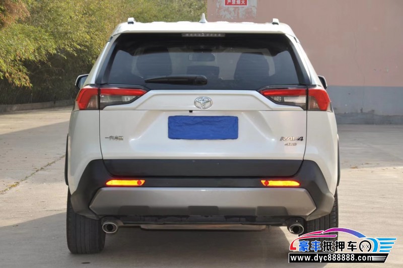 20年丰田RAV4轿车抵押车出售