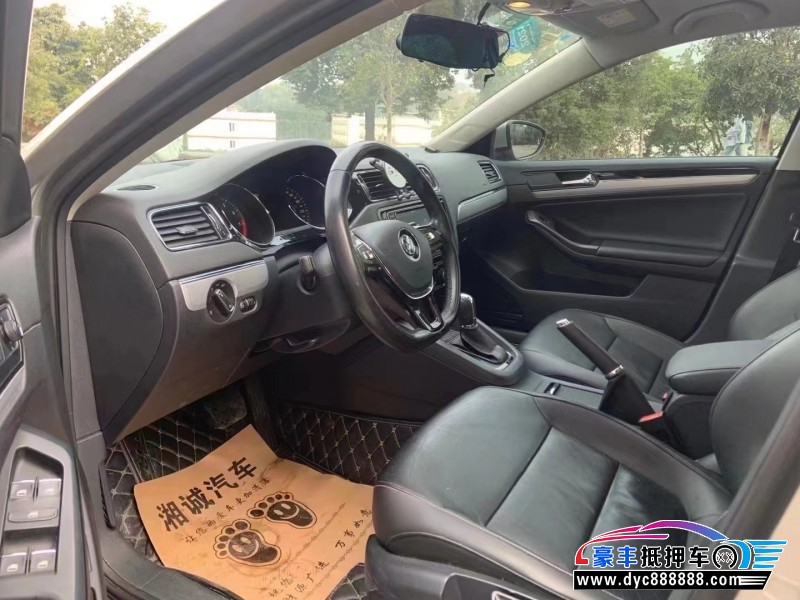 18年大众速腾轿车抵押车出售