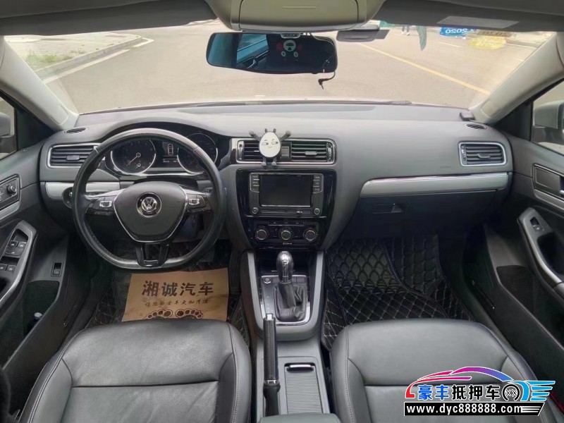 18年大众速腾轿车抵押车出售