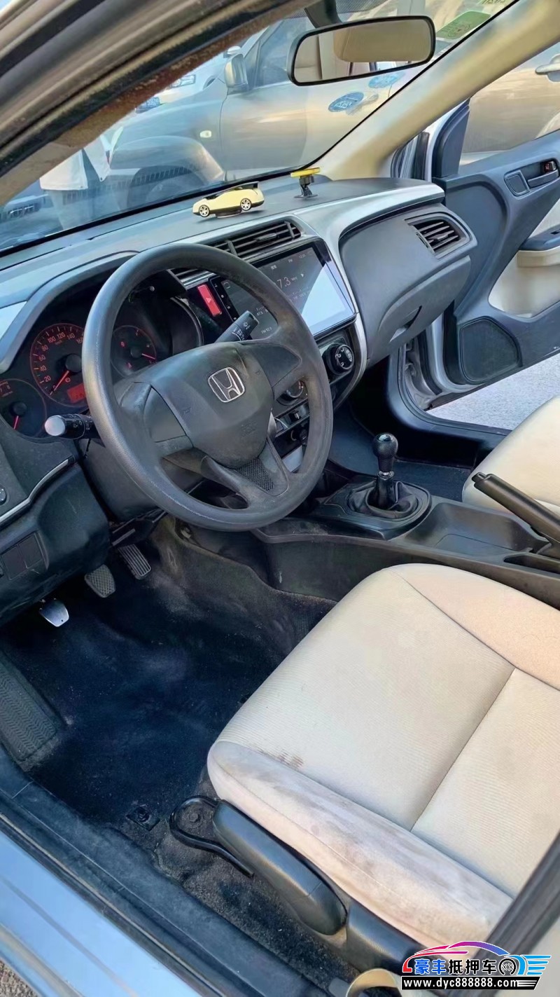 16年本田锋范轿车抵押车出售