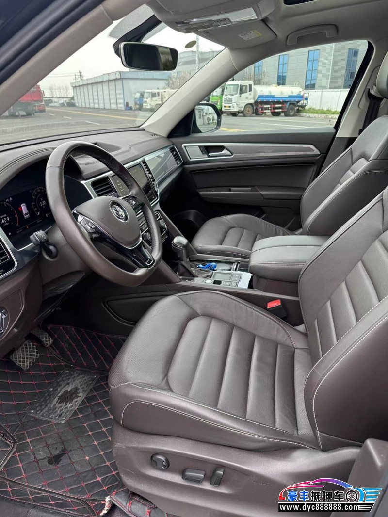 20年大众途昂轿车抵押车出售