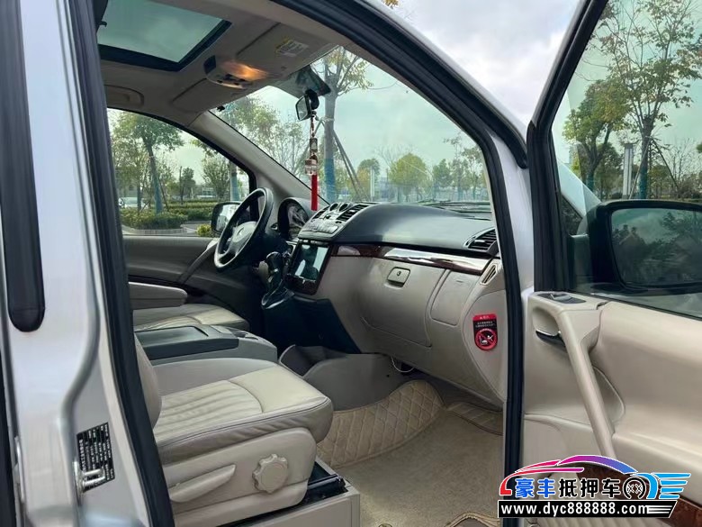 12年奔驰唯雅诺MPV抵押车出售