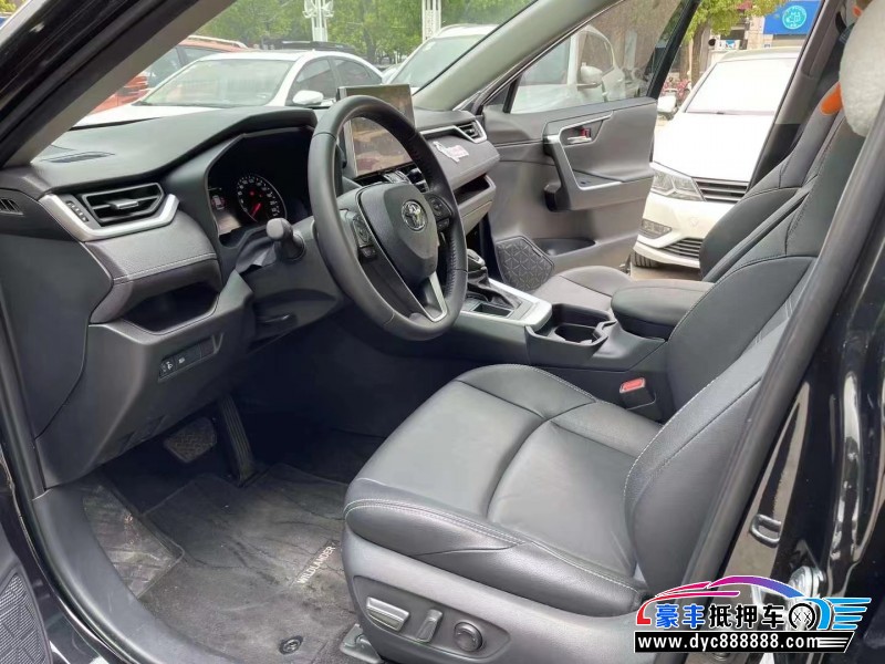 22年丰田威兰达轿车抵押车出售