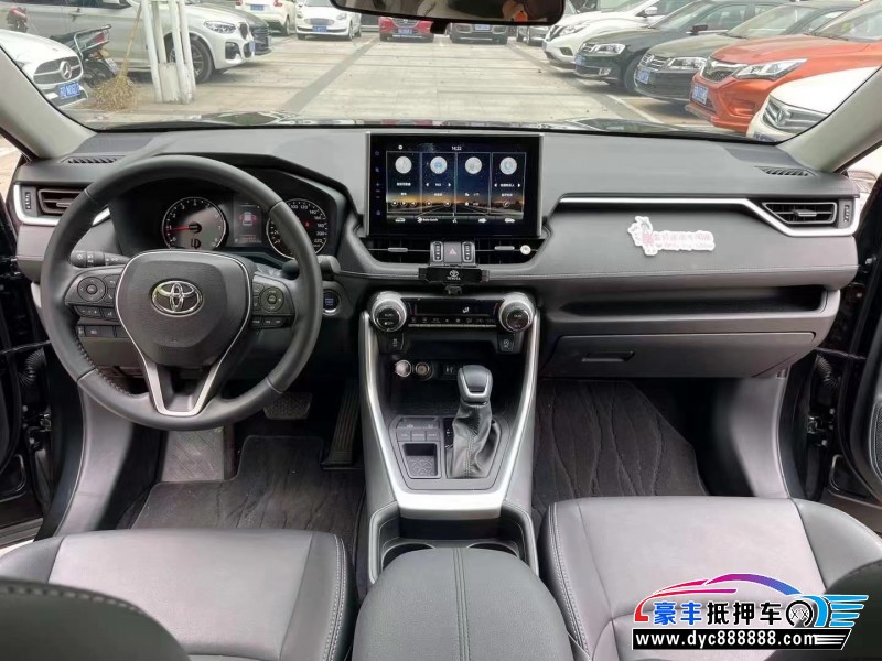 22年丰田威兰达轿车抵押车出售