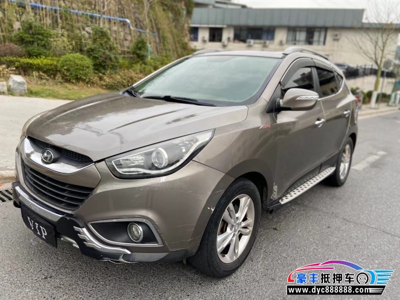 11年现代ix35轿车抵押车出售