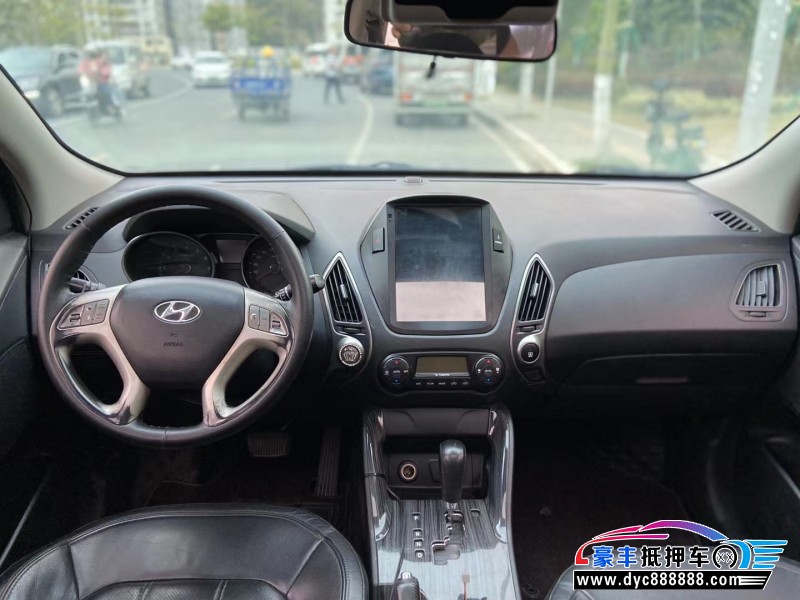 11年现代ix35轿车抵押车出售