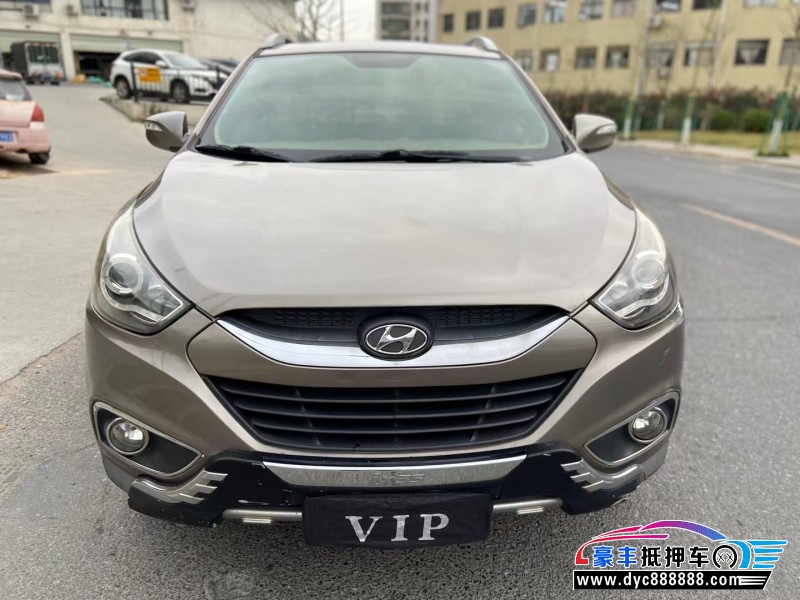 11年现代ix35轿车抵押车出售