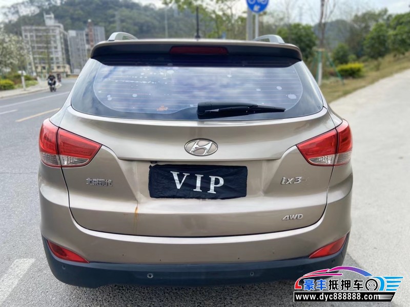 11年现代ix35轿车抵押车出售