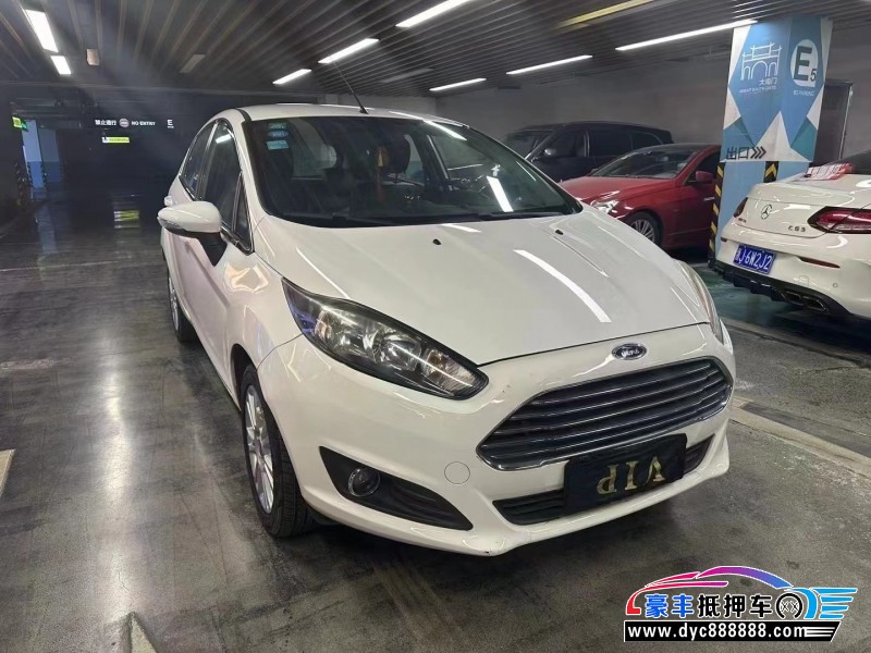 14年福特嘉年华轿车抵押车出售