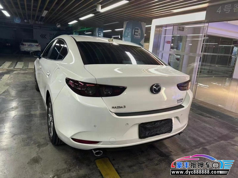 20年马自达昂克赛拉轿车抵押车出售