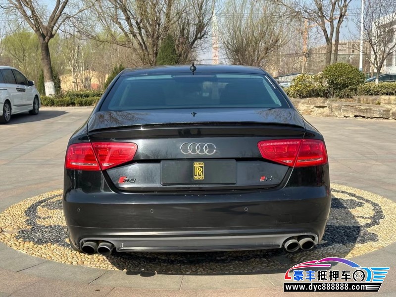 14年奥迪S8轿车抵押车出售