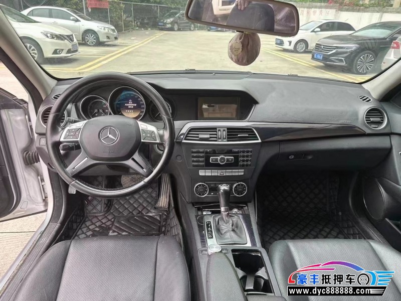 12年奔驰C级轿车抵押车出售
