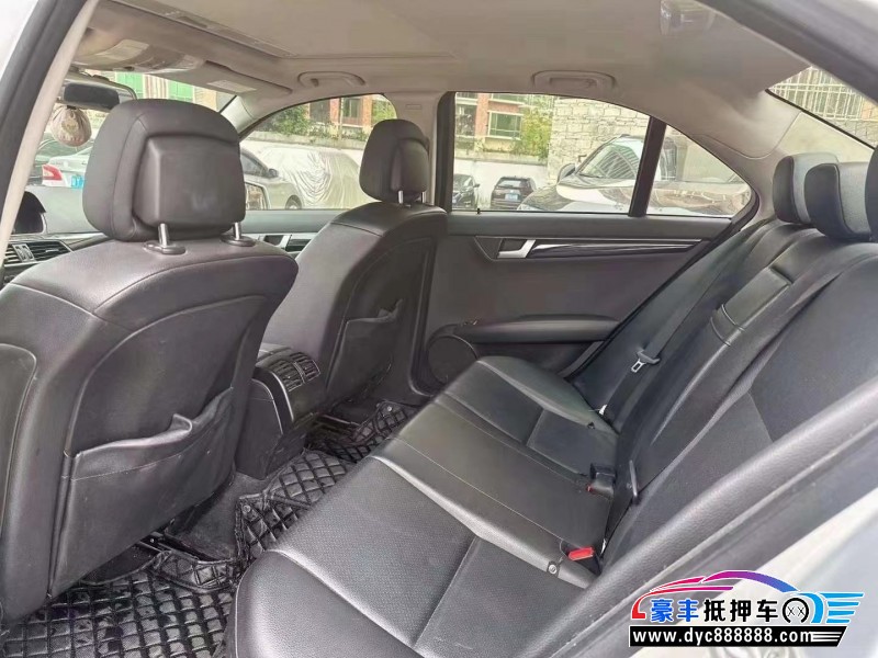 12年奔驰C级轿车抵押车出售