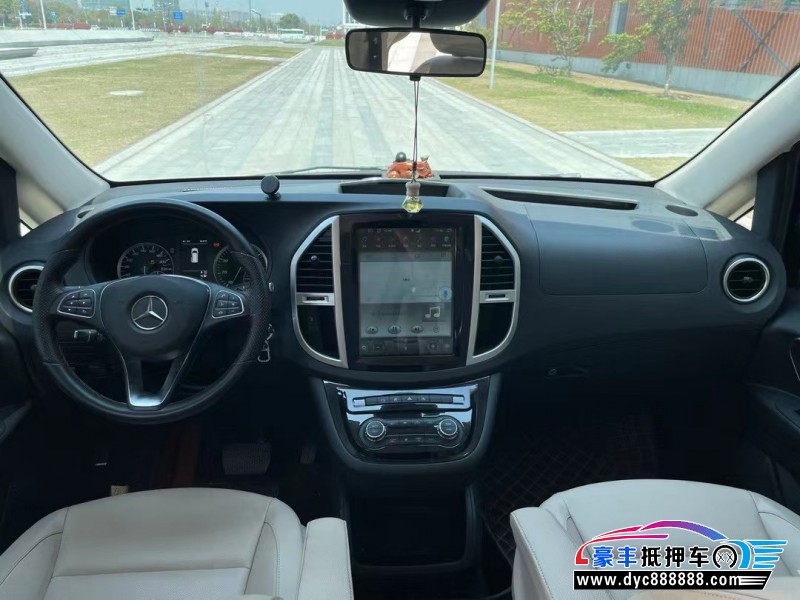 18年奔驰威霆SUV抵押车出售